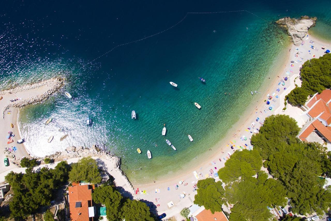 Apartments By The Sea Brela, Makarska - 11821 Exteriér fotografie