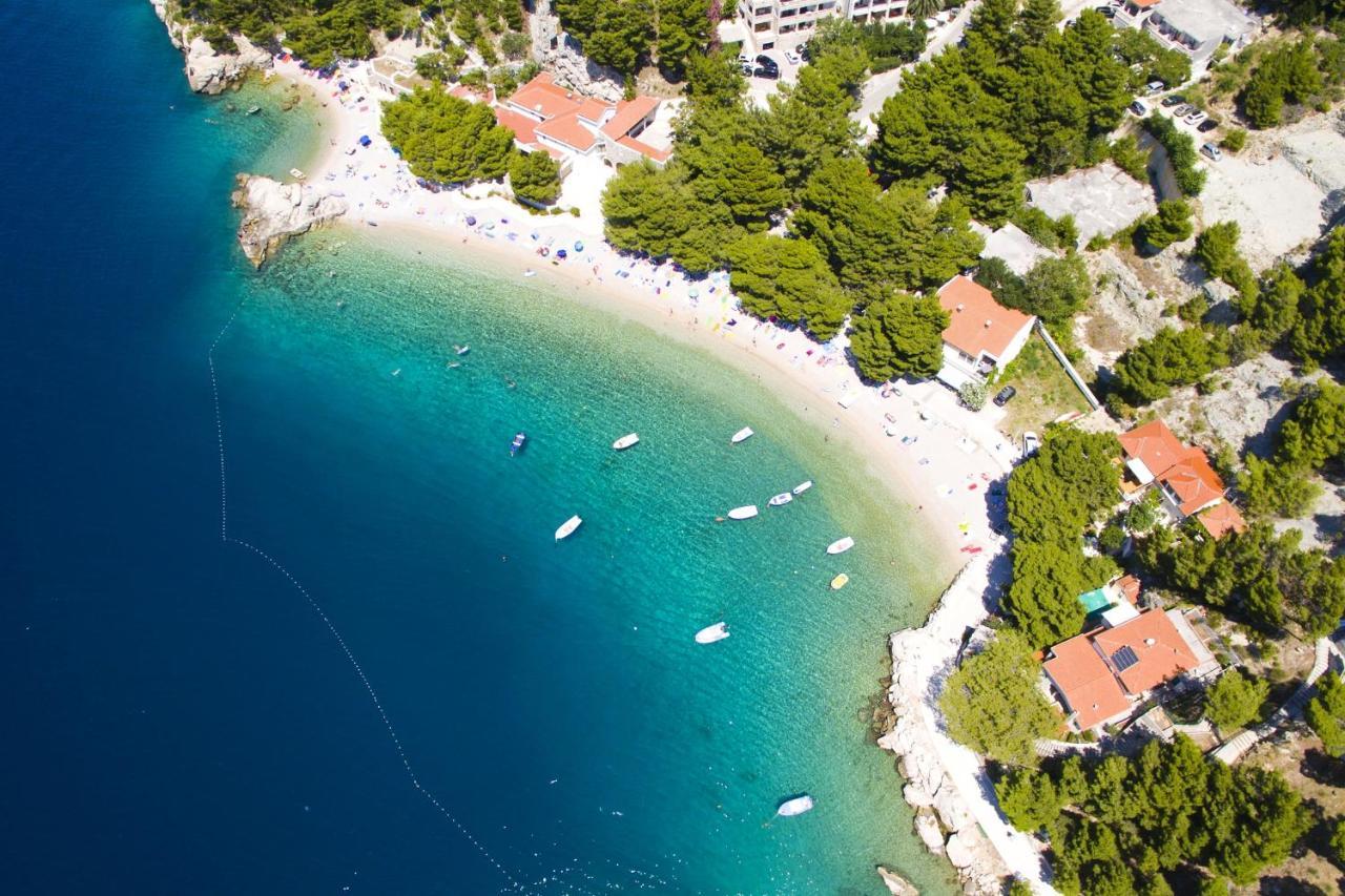 Apartments By The Sea Brela, Makarska - 11821 Exteriér fotografie