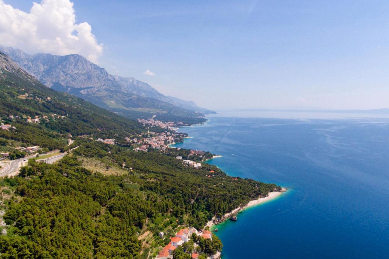 Apartments By The Sea Brela, Makarska - 11821 Exteriér fotografie