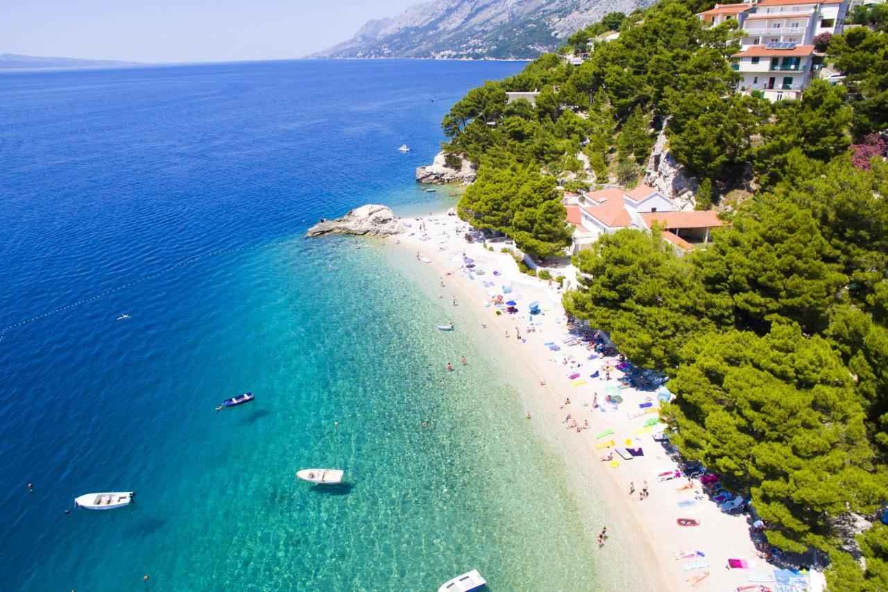 Apartments By The Sea Brela, Makarska - 11821 Exteriér fotografie