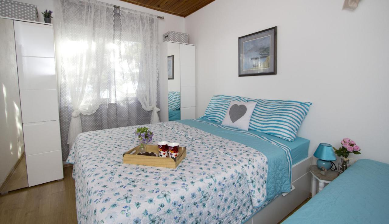 Apartments By The Sea Brela, Makarska - 11821 Exteriér fotografie
